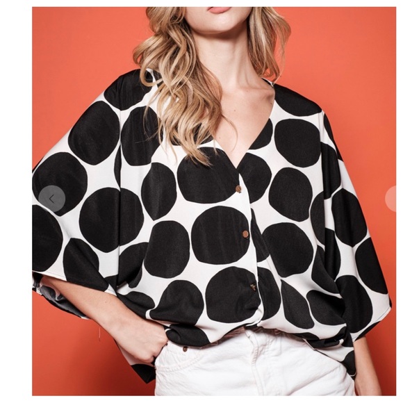 34 Boho V-Neck Dotted Three-Quarters Sleeve Blouse Top - Picture 3 of 4